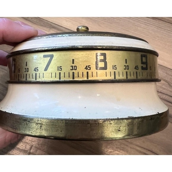Vintage Mechanical Kitchen Timer Made in USA Mid Century White Metal Wind Up - Picture 3 of 9